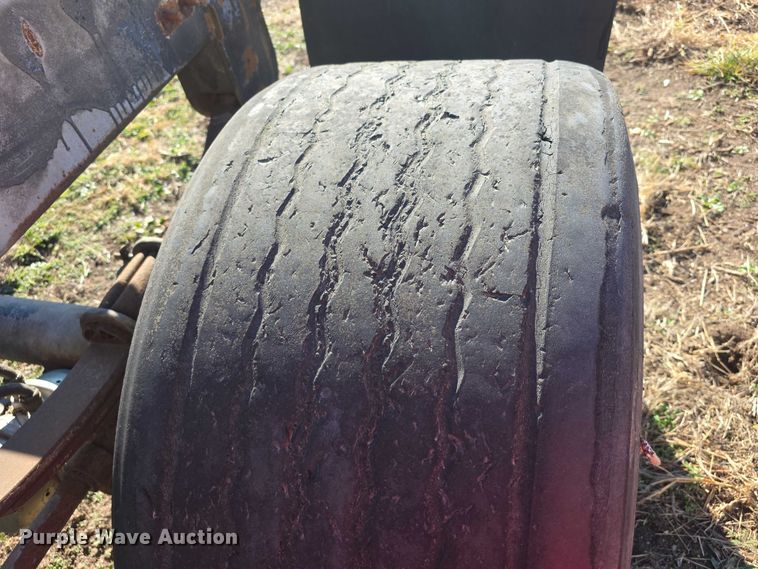 image for item DZ3665 1999 Hutch rear axle assembly