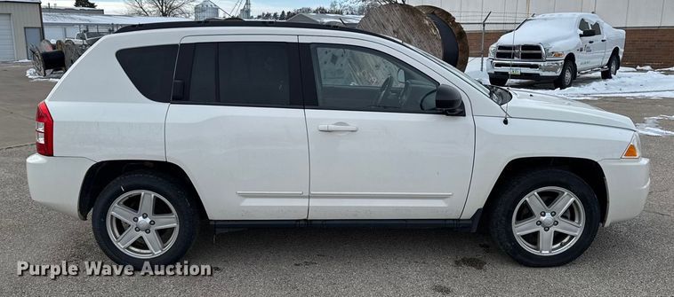 image for item EA2033 2010 Jeep Compass SUV