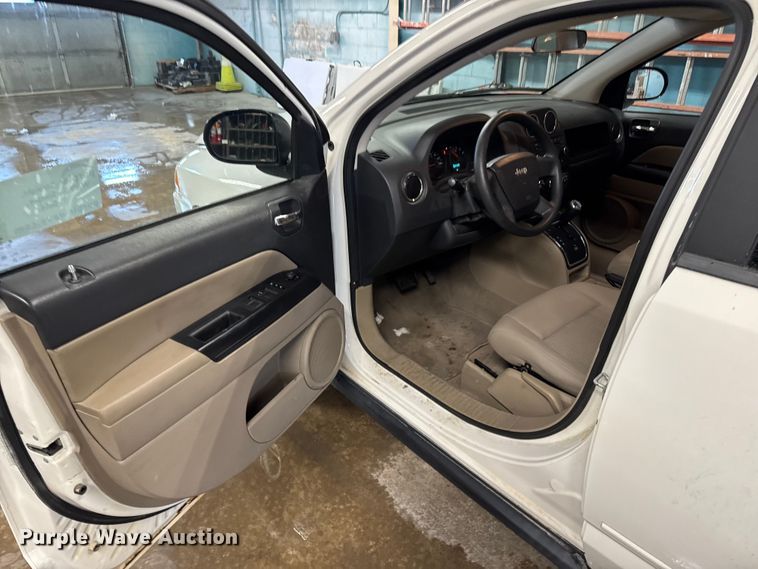 image for item EA2033 2010 Jeep Compass SUV