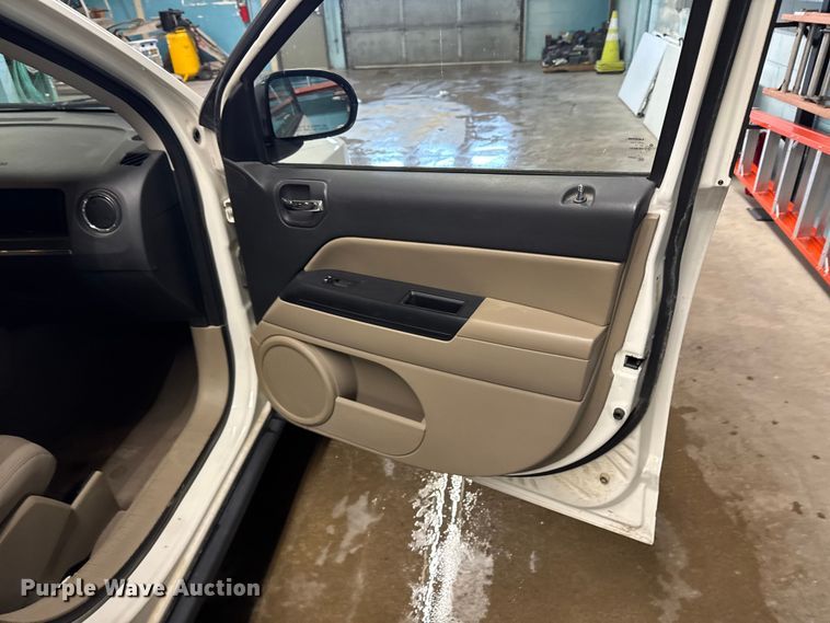 image for item EA2033 2010 Jeep Compass SUV