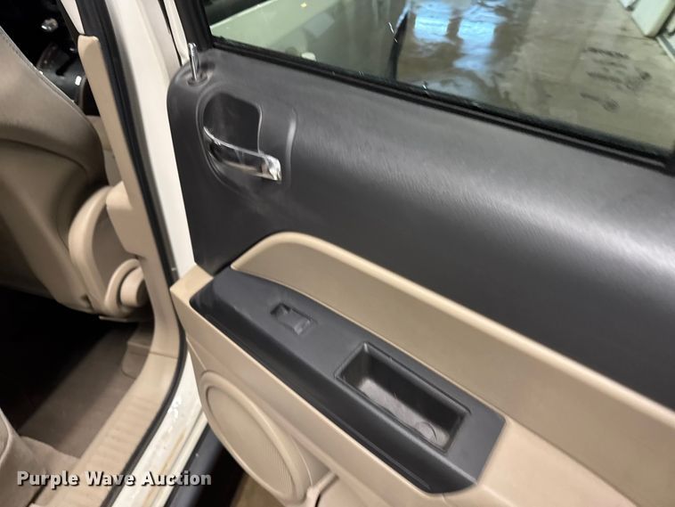 image for item EA2033 2010 Jeep Compass SUV