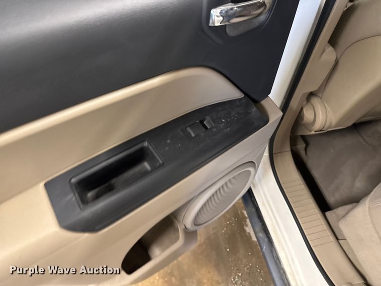 image for item EA2033 2010 Jeep Compass SUV