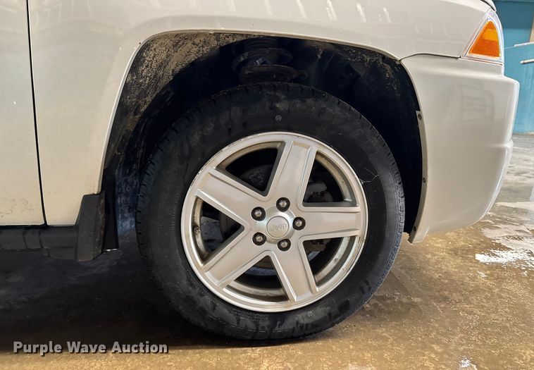 image for item EA2033 2010 Jeep Compass SUV