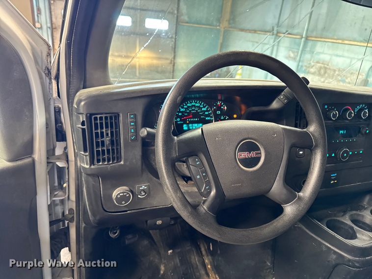 image for item EA2034 2013 GMC Savana G2500 van