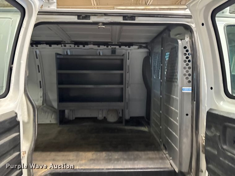 image for item EA2034 2013 GMC Savana G2500 van