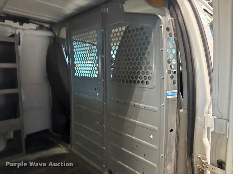 image for item EA2034 2013 GMC Savana G2500 van