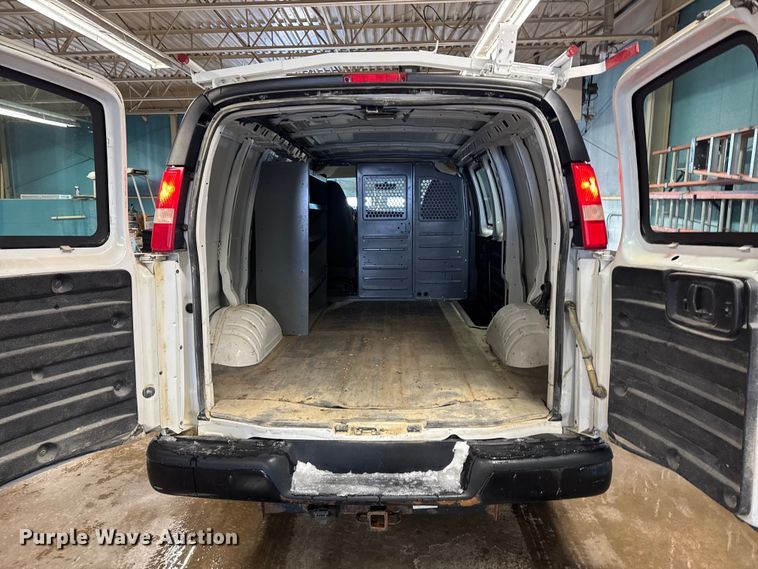 image for item EA2034 2013 GMC Savana G2500 van