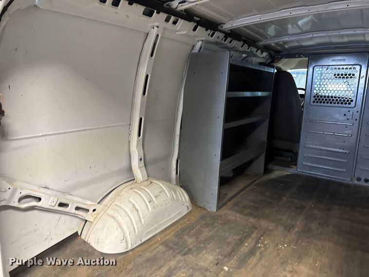 image for item EA2034 2013 GMC Savana G2500 van