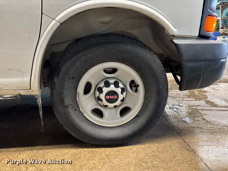 image for item EA2034 2013 GMC Savana G2500 van