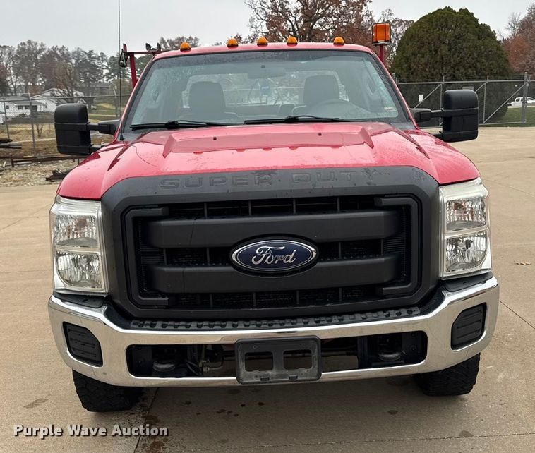 image for item EA2095 2015 Ford F350 Super Duty XL SuperCab utility bed pickup truck