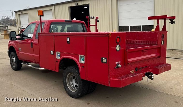 image for item EA2095 2015 Ford F350 Super Duty XL SuperCab utility bed pickup truck