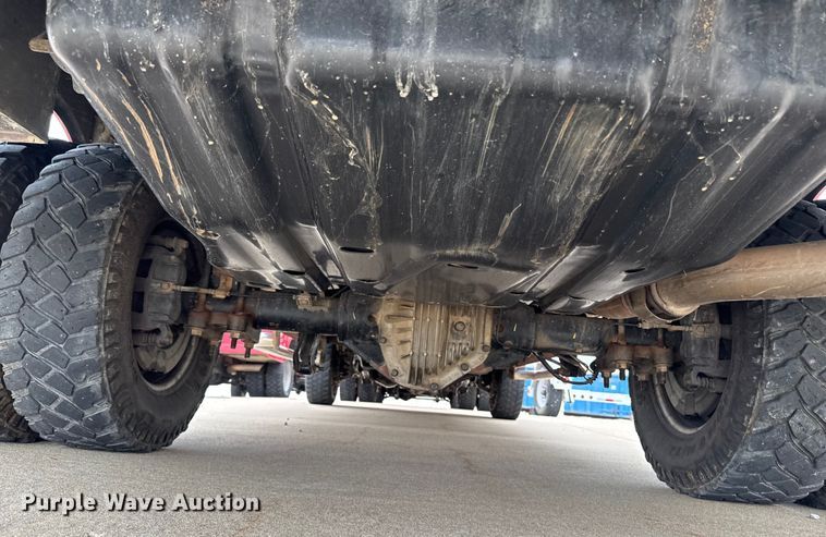 image for item EA2095 2015 Ford F350 Super Duty XL SuperCab utility bed pickup truck