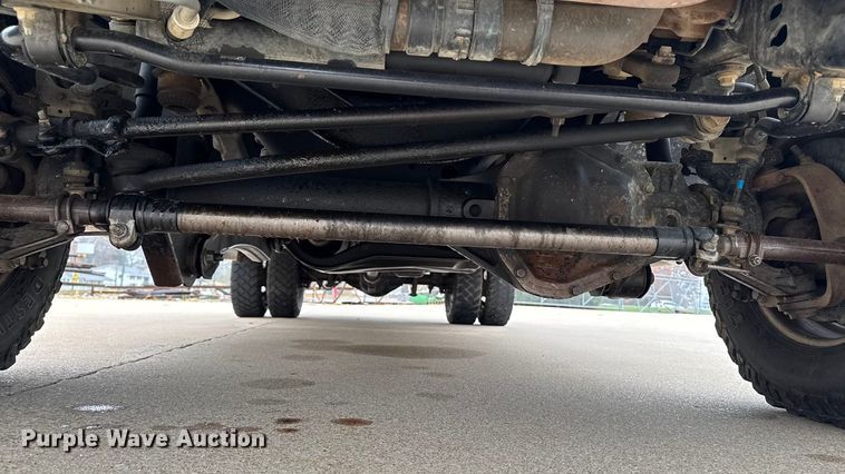 image for item EA2095 2015 Ford F350 Super Duty XL SuperCab utility bed pickup truck