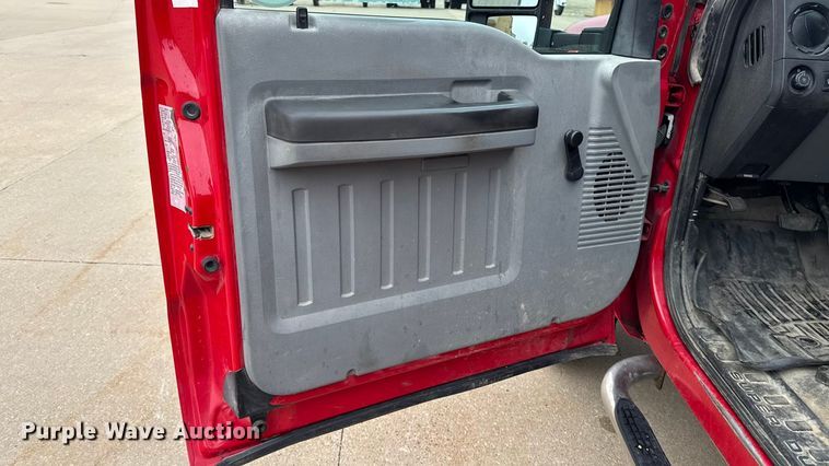 image for item EA2095 2015 Ford F350 Super Duty XL SuperCab utility bed pickup truck