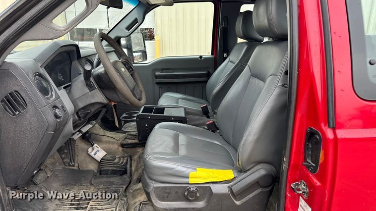 image for item EA2095 2015 Ford F350 Super Duty XL SuperCab utility bed pickup truck