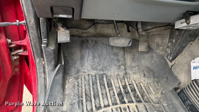 image for item EA2095 2015 Ford F350 Super Duty XL SuperCab utility bed pickup truck