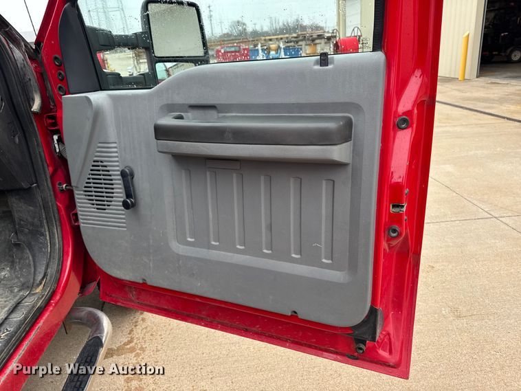 image for item EA2095 2015 Ford F350 Super Duty XL SuperCab utility bed pickup truck