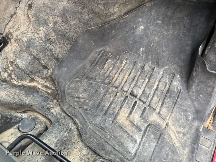 image for item EA2095 2015 Ford F350 Super Duty XL SuperCab utility bed pickup truck