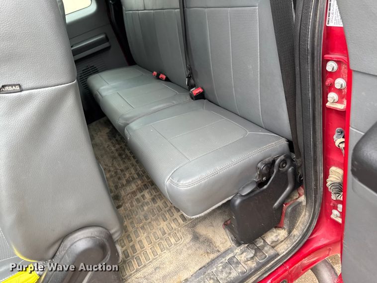 image for item EA2095 2015 Ford F350 Super Duty XL SuperCab utility bed pickup truck