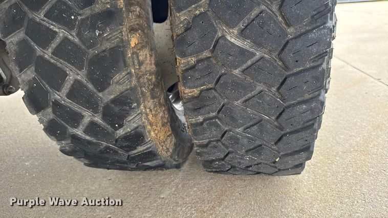 image for item EA2095 2015 Ford F350 Super Duty XL SuperCab utility bed pickup truck