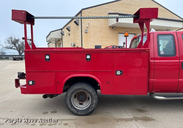 image for item EA2096 2015 Ford F350 Super Duty SuperCab utility bed pickup truck