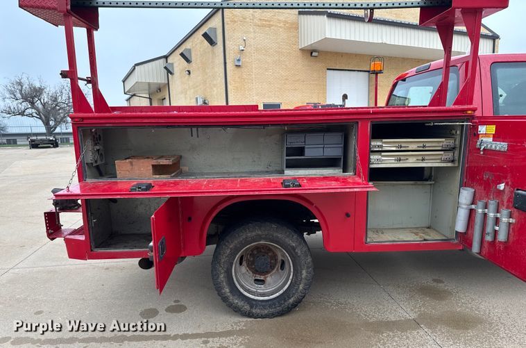 image for item EA2096 2015 Ford F350 Super Duty SuperCab utility bed pickup truck