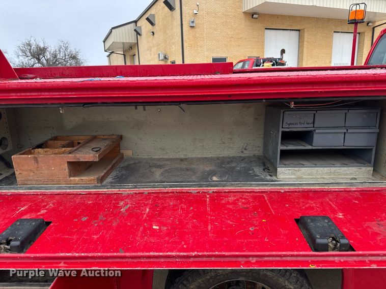 image for item EA2096 2015 Ford F350 Super Duty SuperCab utility bed pickup truck