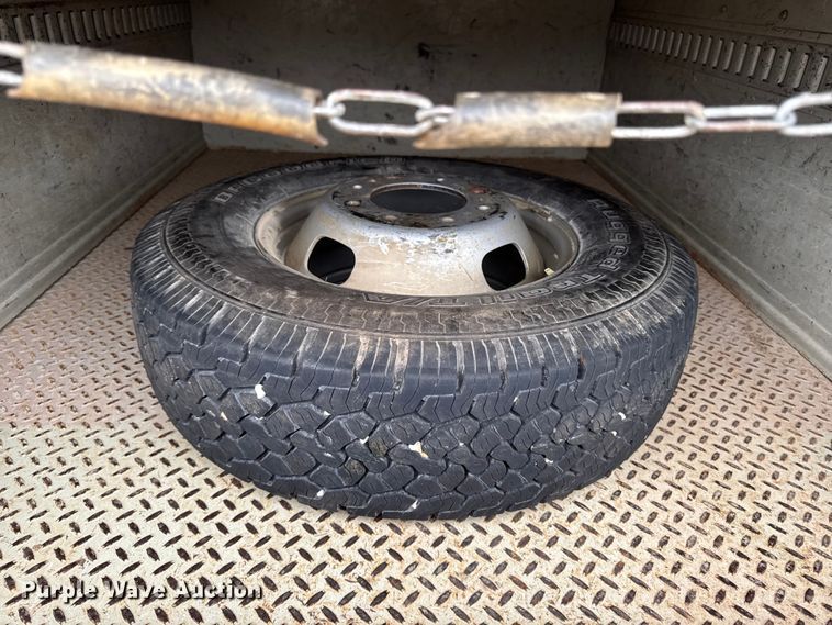 image for item EA2096 2015 Ford F350 Super Duty SuperCab utility bed pickup truck