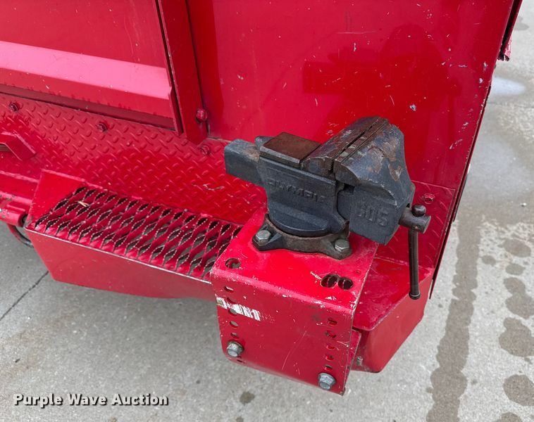 image for item EA2096 2015 Ford F350 Super Duty SuperCab utility bed pickup truck