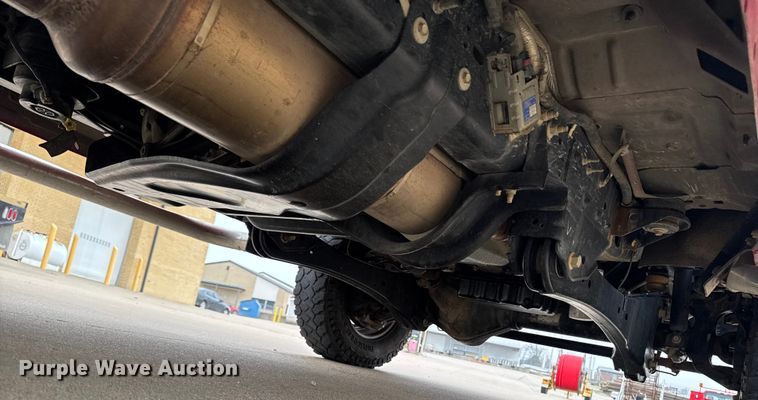 image for item EA2096 2015 Ford F350 Super Duty SuperCab utility bed pickup truck