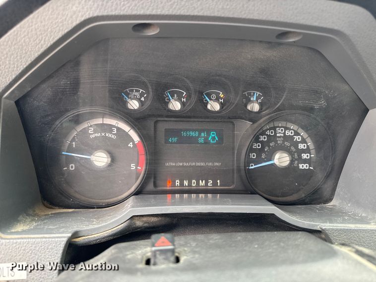 image for item EA2096 2015 Ford F350 Super Duty SuperCab utility bed pickup truck