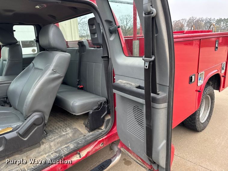 image for item EA2096 2015 Ford F350 Super Duty SuperCab utility bed pickup truck