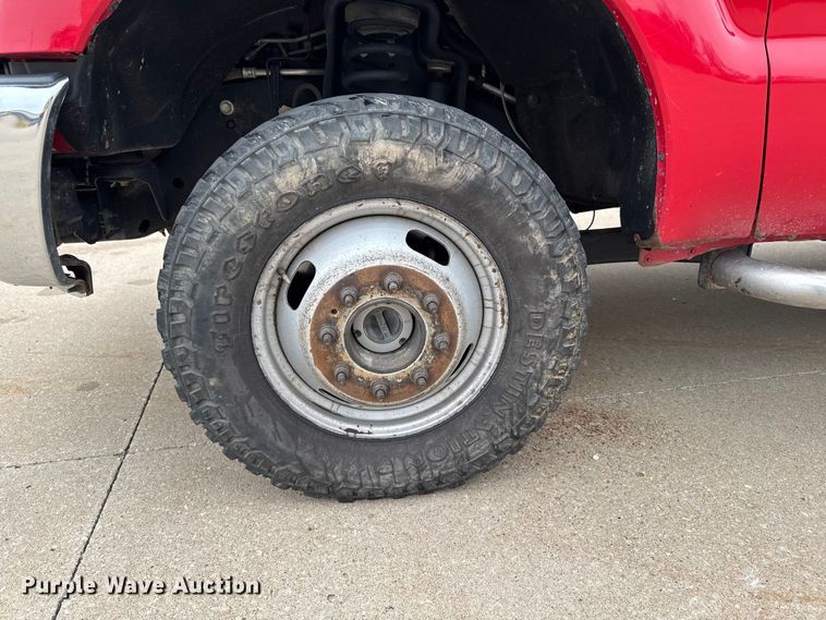 image for item EA2096 2015 Ford F350 Super Duty SuperCab utility bed pickup truck