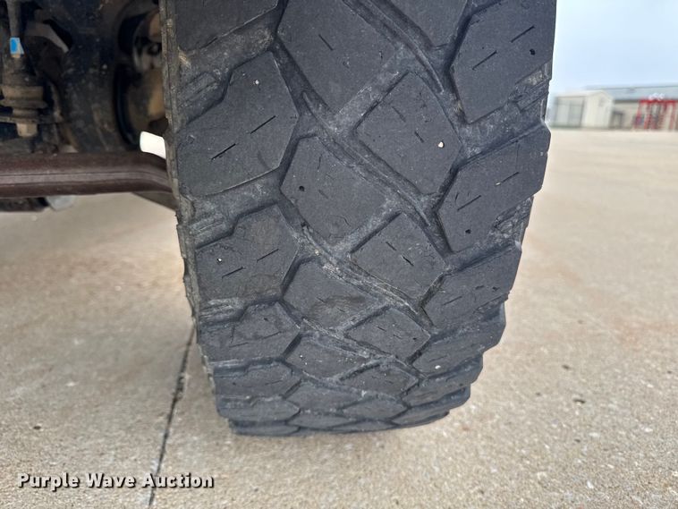 image for item EA2096 2015 Ford F350 Super Duty SuperCab utility bed pickup truck