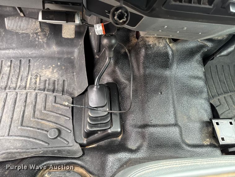 image for item EA2097 2013 Ford F350 Super Duty XL SuperCab utility bed pickup truck