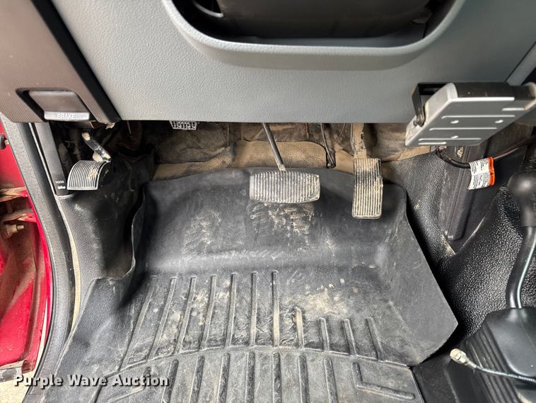 image for item EA2097 2013 Ford F350 Super Duty XL SuperCab utility bed pickup truck