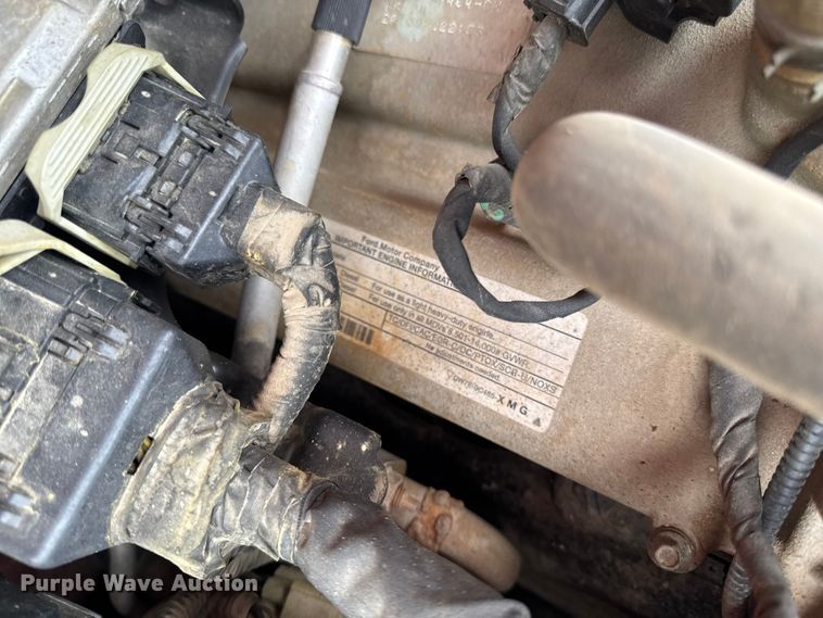 image for item EA2097 2013 Ford F350 Super Duty XL SuperCab utility bed pickup truck