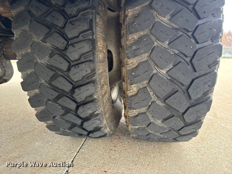 image for item EA2097 2013 Ford F350 Super Duty XL SuperCab utility bed pickup truck