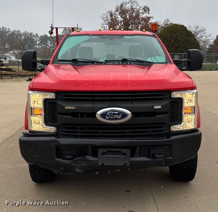 image for item EA2098 2018 Ford F350 Super Duty XL SuperCab utility bed pickup truck