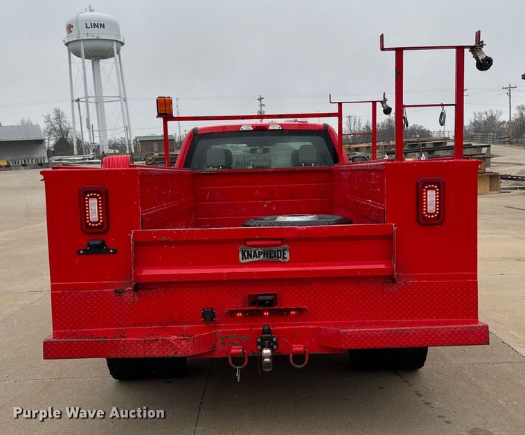 image for item EA2098 2018 Ford F350 Super Duty XL SuperCab utility bed pickup truck