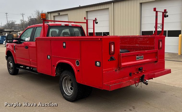 image for item EA2098 2018 Ford F350 Super Duty XL SuperCab utility bed pickup truck