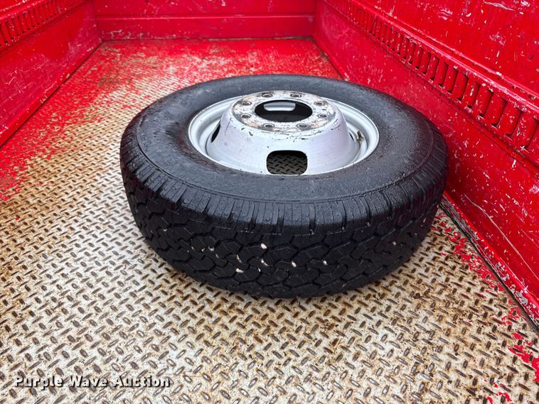 image for item EA2098 2018 Ford F350 Super Duty XL SuperCab utility bed pickup truck