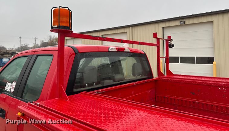 image for item EA2098 2018 Ford F350 Super Duty XL SuperCab utility bed pickup truck