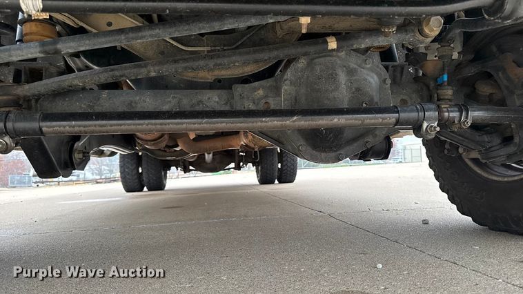 image for item EA2098 2018 Ford F350 Super Duty XL SuperCab utility bed pickup truck