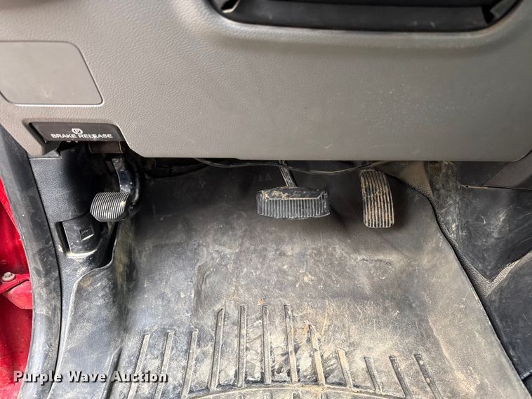 image for item EA2098 2018 Ford F350 Super Duty XL SuperCab utility bed pickup truck