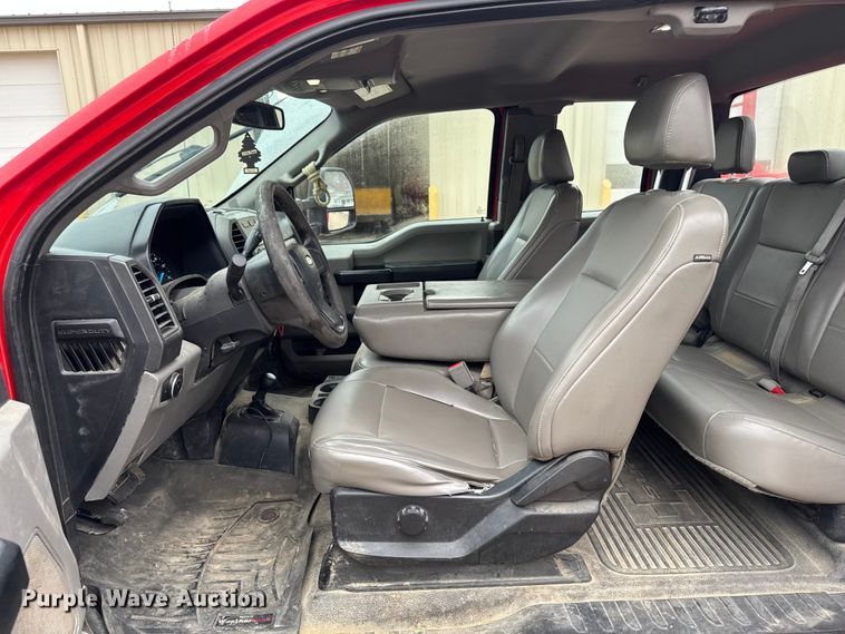 image for item EA2098 2018 Ford F350 Super Duty XL SuperCab utility bed pickup truck