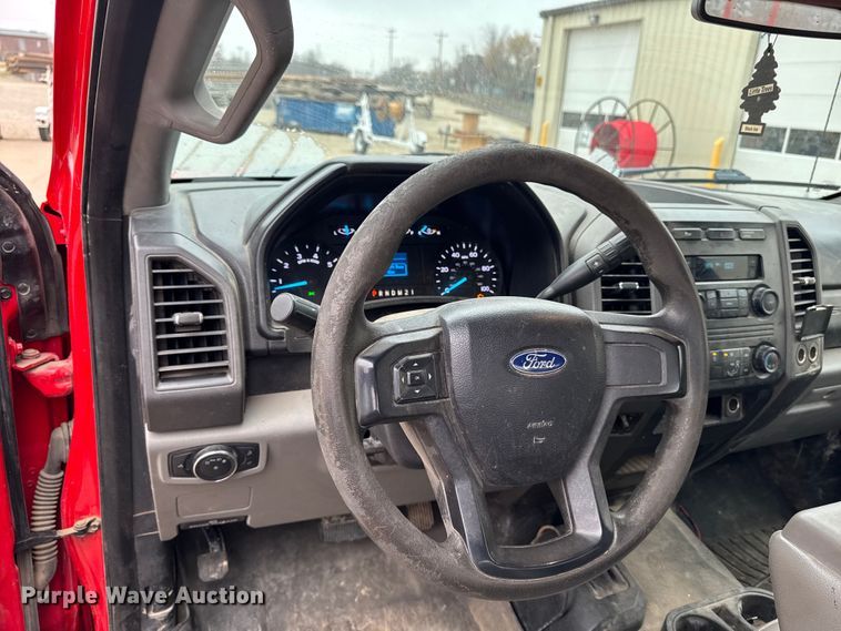 image for item EA2098 2018 Ford F350 Super Duty XL SuperCab utility bed pickup truck