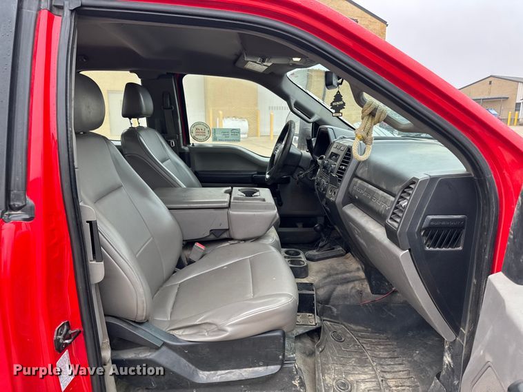 image for item EA2098 2018 Ford F350 Super Duty XL SuperCab utility bed pickup truck