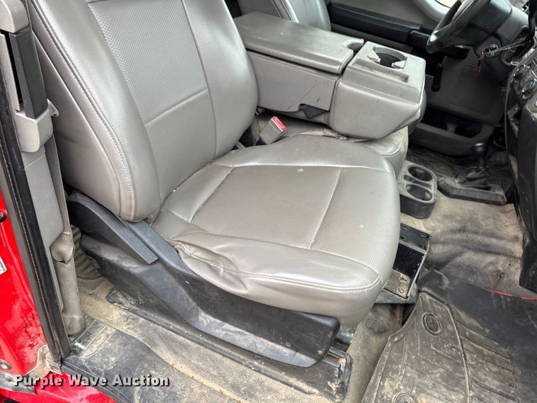 image for item EA2098 2018 Ford F350 Super Duty XL SuperCab utility bed pickup truck