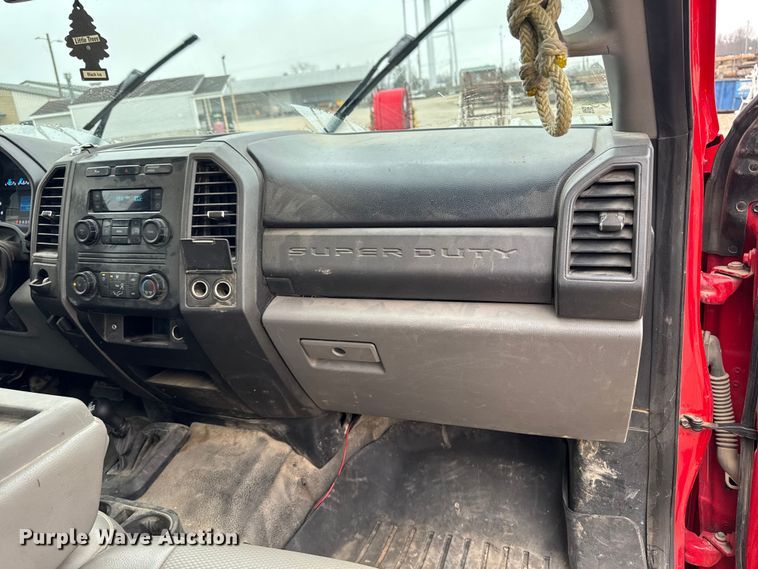 image for item EA2098 2018 Ford F350 Super Duty XL SuperCab utility bed pickup truck